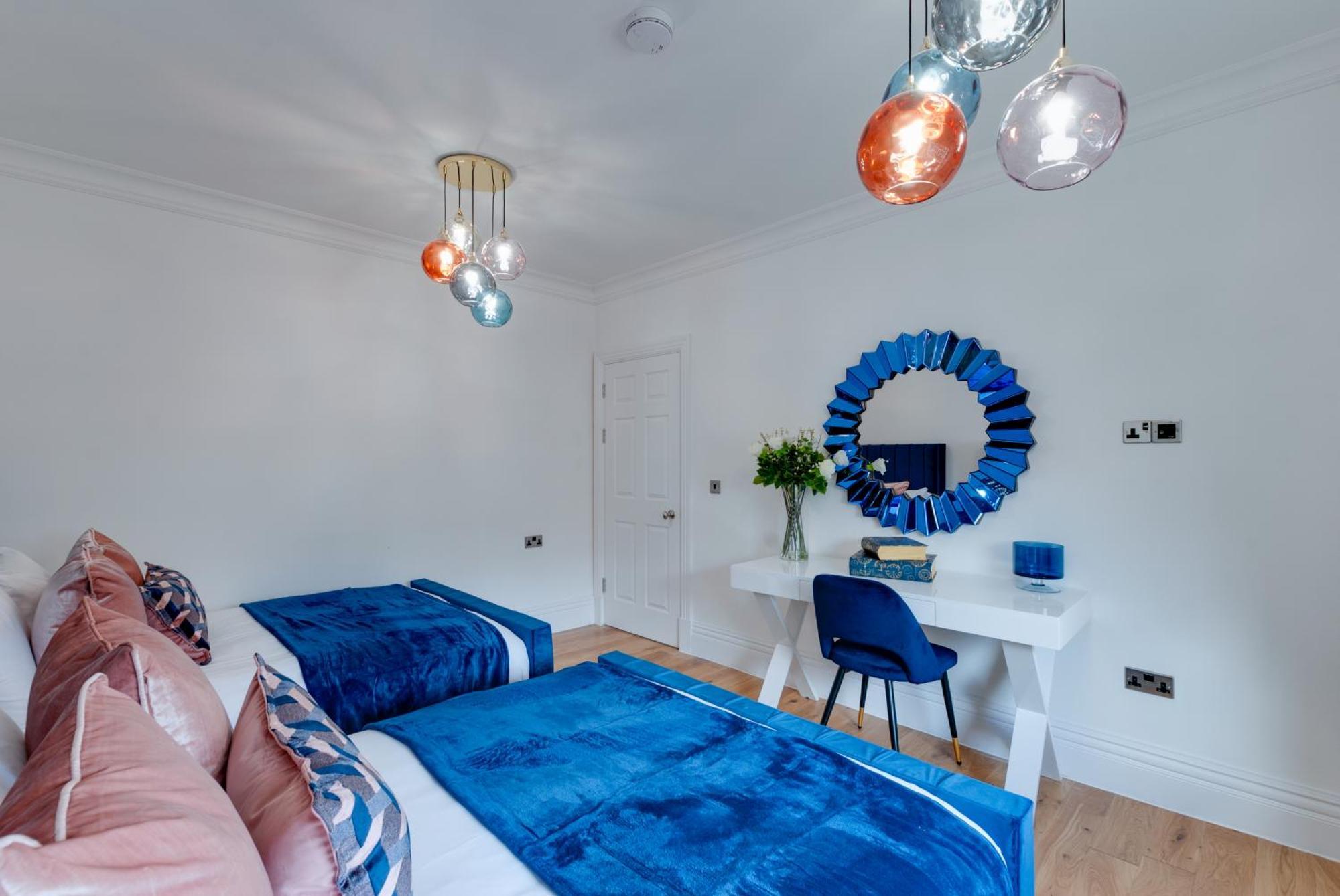 80 By Elite Aparthotel *